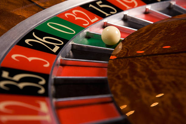mudah4d app showing live-dealer blackjack table with real dealer